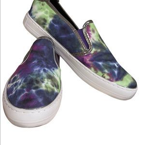 GBG Los Angeles Gollys Tie Die Slip-On Sneakers